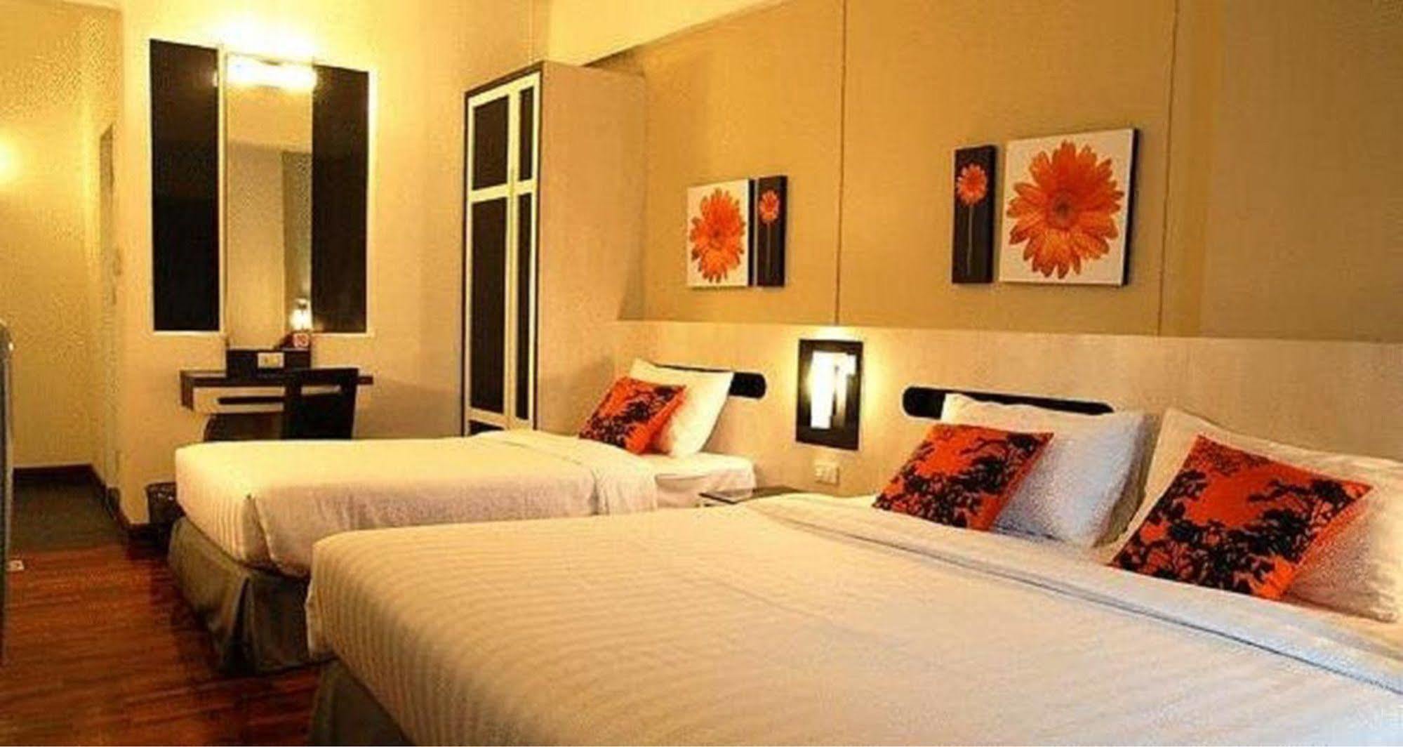 The Inn Saladaeng Bangkok Exterior foto